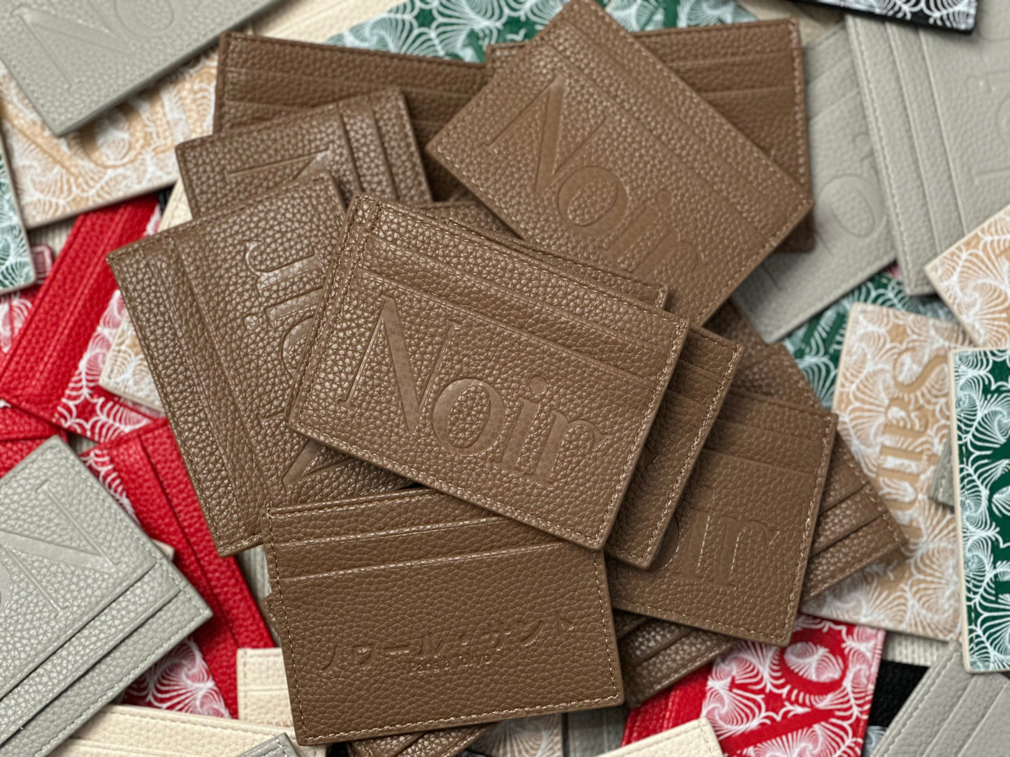 Tokyo ノワール・サント Clay Chocolate Monogram Cardholder